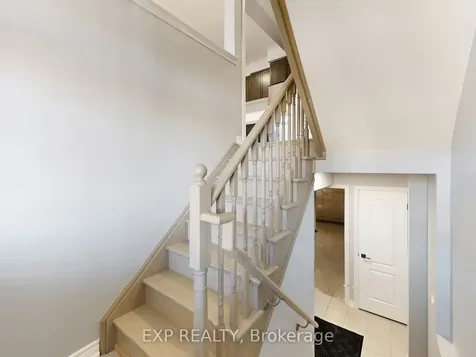 9 Matthewson Avenue Bradford West Gwillimbury ON L3Z 3A7