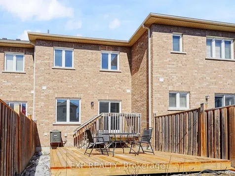 9 Matthewson Avenue Bradford West Gwillimbury ON L3Z 3A7