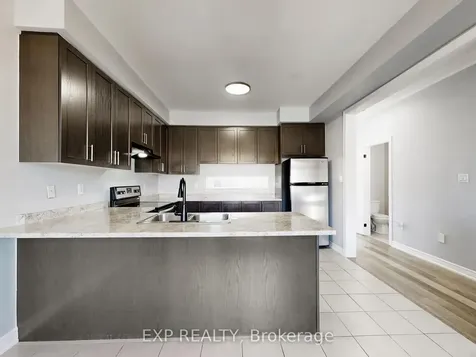 9 Matthewson Avenue Bradford West Gwillimbury ON L3Z 3A7