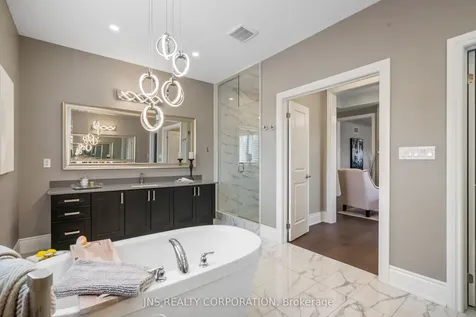247 Reg Harrison Trail Newmarket ON L3X 0M4