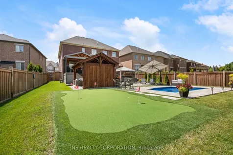 247 Reg Harrison Trail Newmarket ON L3X 0M4