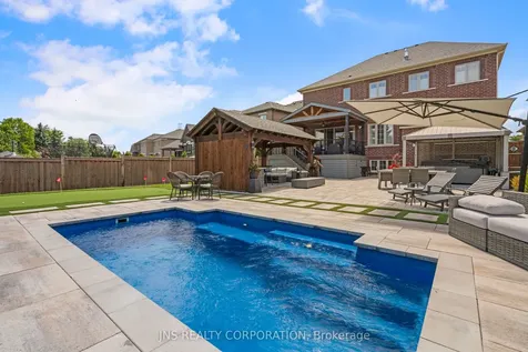 247 Reg Harrison Trail Newmarket ON L3X 0M4
