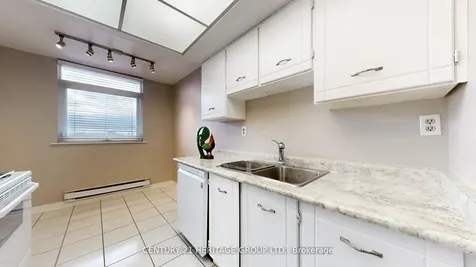 7811 Yonge Street Markham ON L3T 4S3
