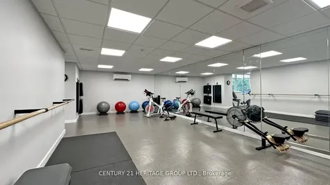 7811 Yonge Street Markham ON L3T 4S3
