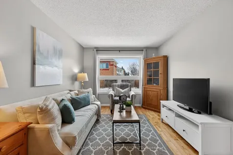 890 Caribou Valley Circle Newmarket ON L3X 1X1