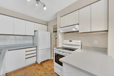 890 Caribou Valley Circle Newmarket ON L3X 1X1