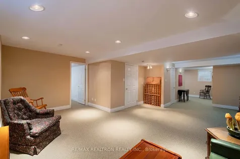 110 Couples Gallery N/a Whitchurch-stouffville ON L4A 1M8