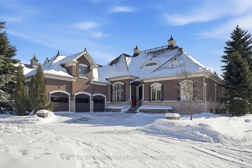 129 Country Club Drive King ON L7B 1M4