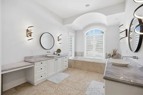 129 Country Club Drive King ON L7B 1M4