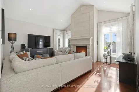 129 Country Club Drive King ON L7B 1M4