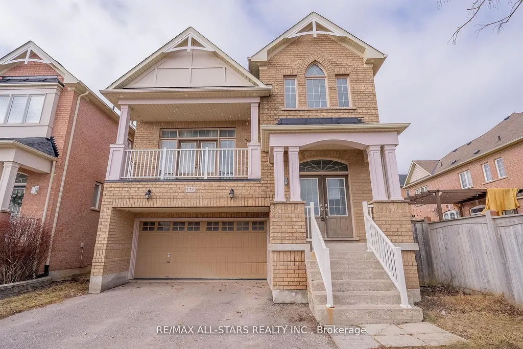 138 Yakefarm Boulevard Whitchurch-stouffville ON L4A 0R8