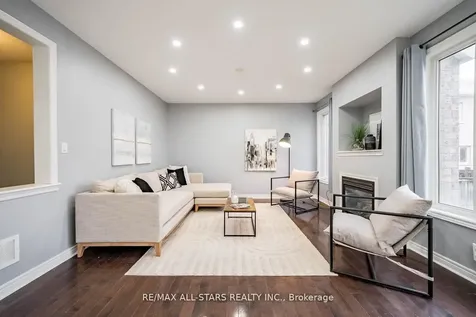 138 Yakefarm Boulevard Whitchurch-stouffville ON L4A 0R8