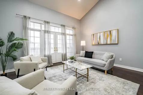 138 Yakefarm Boulevard Whitchurch-stouffville ON L4A 0R8