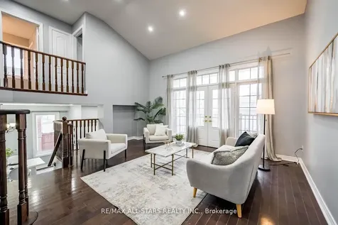 138 Yakefarm Boulevard Whitchurch-stouffville ON L4A 0R8