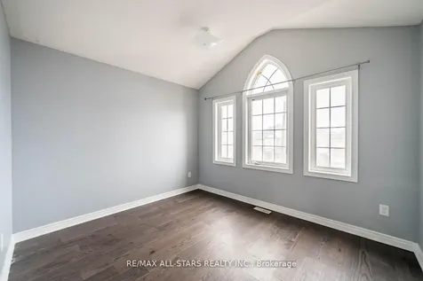 138 Yakefarm Boulevard Whitchurch-stouffville ON L4A 0R8