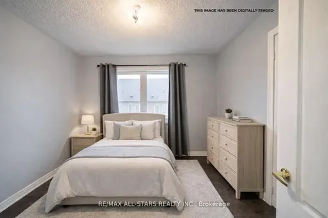 138 Yakefarm Boulevard Whitchurch-stouffville ON L4A 0R8