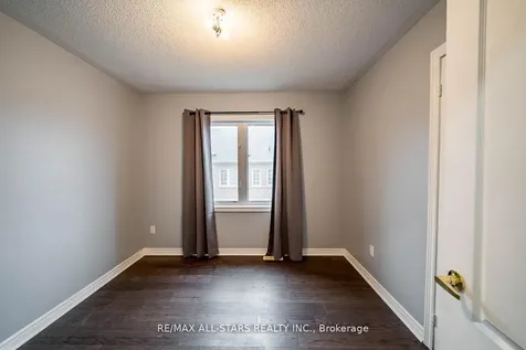 138 Yakefarm Boulevard Whitchurch-stouffville ON L4A 0R8
