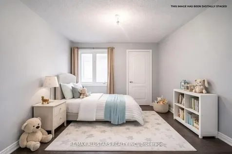 138 Yakefarm Boulevard Whitchurch-stouffville ON L4A 0R8