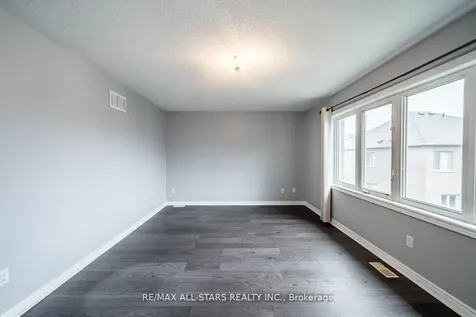 138 Yakefarm Boulevard Whitchurch-stouffville ON L4A 0R8