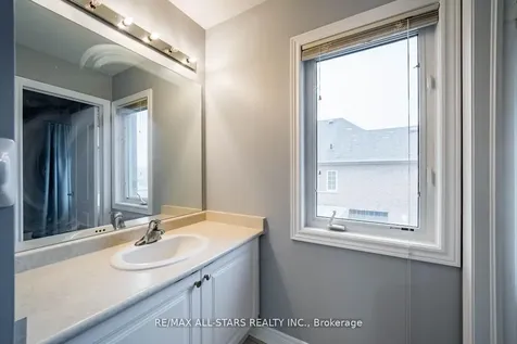 138 Yakefarm Boulevard Whitchurch-stouffville ON L4A 0R8