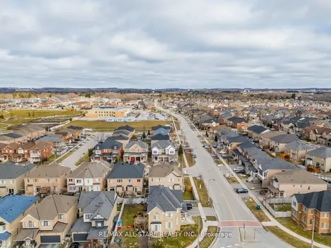 138 Yakefarm Boulevard Whitchurch-stouffville ON L4A 0R8