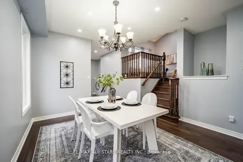 138 Yakefarm Boulevard Whitchurch-stouffville ON L4A 0R8