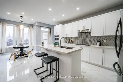 138 Yakefarm Boulevard Whitchurch-stouffville ON L4A 0R8