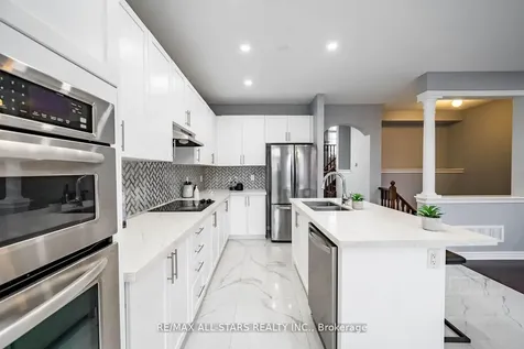 138 Yakefarm Boulevard Whitchurch-stouffville ON L4A 0R8