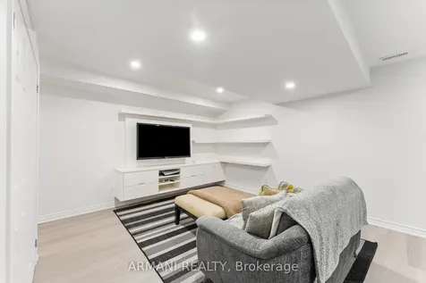 42 St Michele Place Vaughan ON L4H 2H8