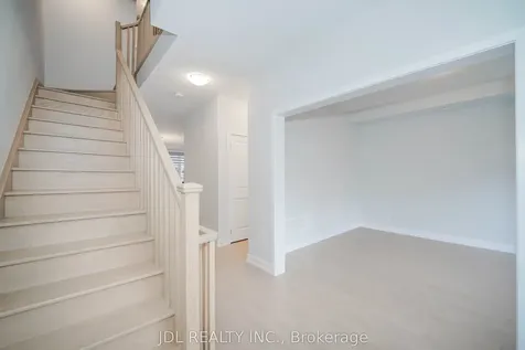 32 Guardhouse Crescent Markham ON L6C 3J8