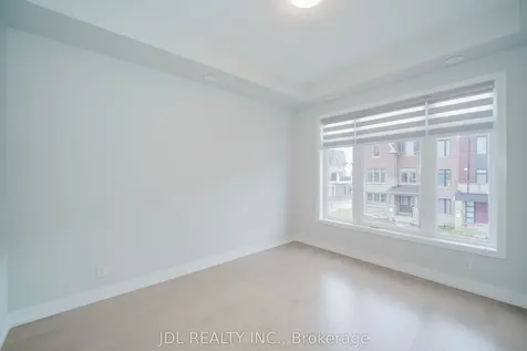 32 Guardhouse Crescent Markham ON L6C 3J8