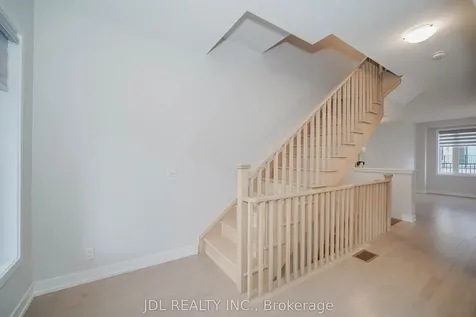 32 Guardhouse Crescent Markham ON L6C 3J8
