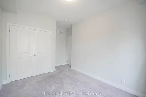 32 Guardhouse Crescent Markham ON L6C 3J8