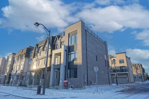 32 Guardhouse Crescent Markham ON L6C 3J8