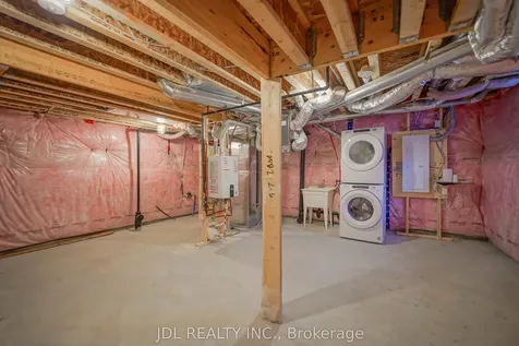 32 Guardhouse Crescent Markham ON L6C 3J8