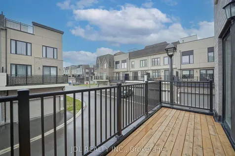 32 Guardhouse Crescent Markham ON L6C 3J8