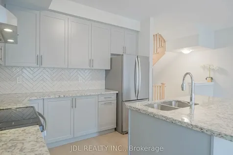 32 Guardhouse Crescent Markham ON L6C 3J8