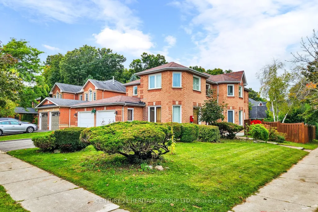 98 Charing Crescent Aurora ON L4G 6P5