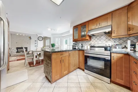 98 Charing Crescent Aurora ON L4G 6P5