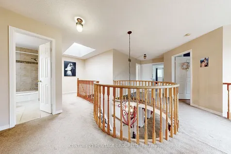 98 Charing Crescent Aurora ON L4G 6P5