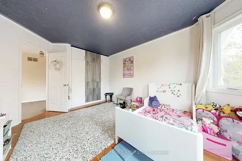 98 Charing Crescent Aurora ON L4G 6P5