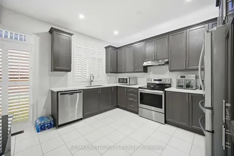 223 Inverness Way S Bradford West Gwillimbury ON L3Z 0W5
