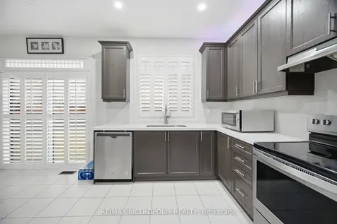 223 Inverness Way S Bradford West Gwillimbury ON L3Z 0W5