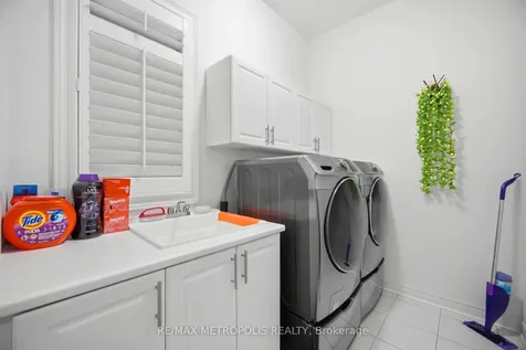 223 Inverness Way S Bradford West Gwillimbury ON L3Z 0W5