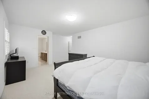 223 Inverness Way S Bradford West Gwillimbury ON L3Z 0W5