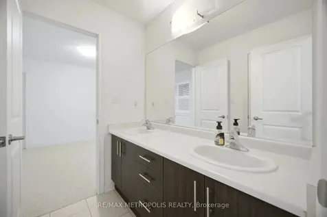 223 Inverness Way S Bradford West Gwillimbury ON L3Z 0W5