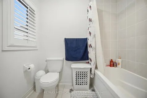 223 Inverness Way S Bradford West Gwillimbury ON L3Z 0W5
