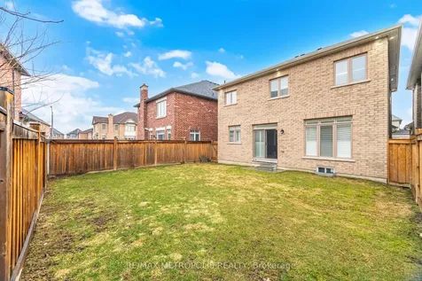 223 Inverness Way S Bradford West Gwillimbury ON L3Z 0W5