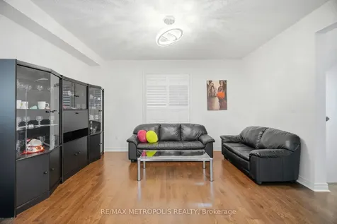 223 Inverness Way S Bradford West Gwillimbury ON L3Z 0W5
