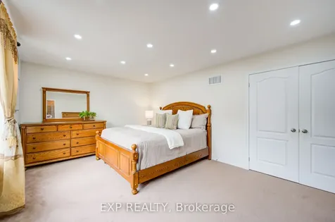 20 Everett Street Markham ON L6E 2A4